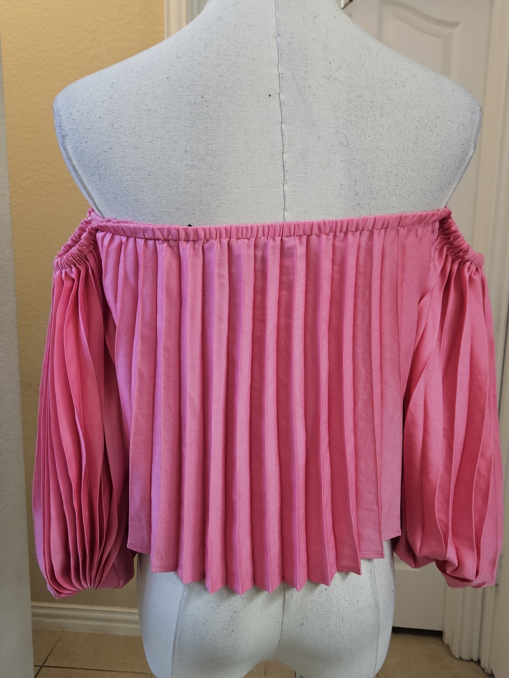 Express Off-The-Shoulder Pleated Cropped Top – Pink | Size XS NWT - Picture 10 of 10